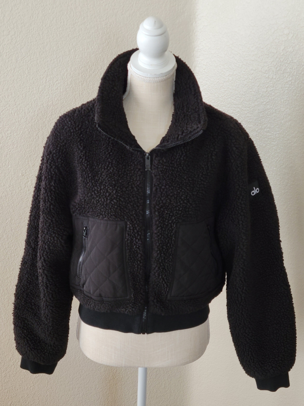 Alo Yoga Sherpa Edge Bomber Jacket Black Size S Excellent Condition Cropped